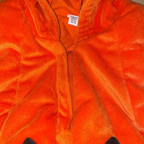 PUMPKIN COSTUME WITH HOOD ATTACHED NICE LINING VERY PLUSH MATERIAL CUT SIZE TAG - Picture 5 of 10